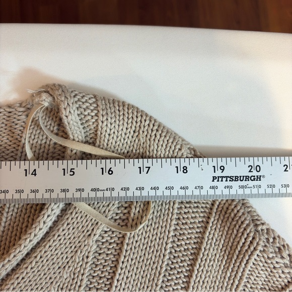 Mustard Seed V-Neck Taupe Sweater - S​ - Picture 12 of 13